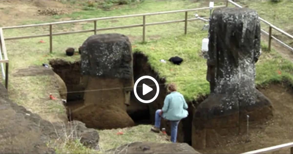Moais enterrados Isla de Pascua tienen cuerpo y aparecen misteriosas inscripciones en ellos.
